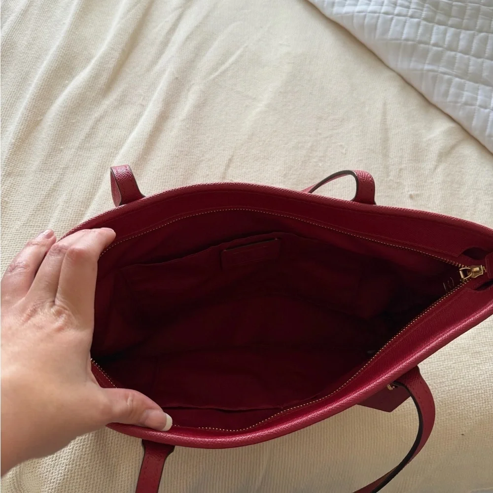 Coach City Tote NWOT Cherry Red Leather Quietluxury‎ Tote